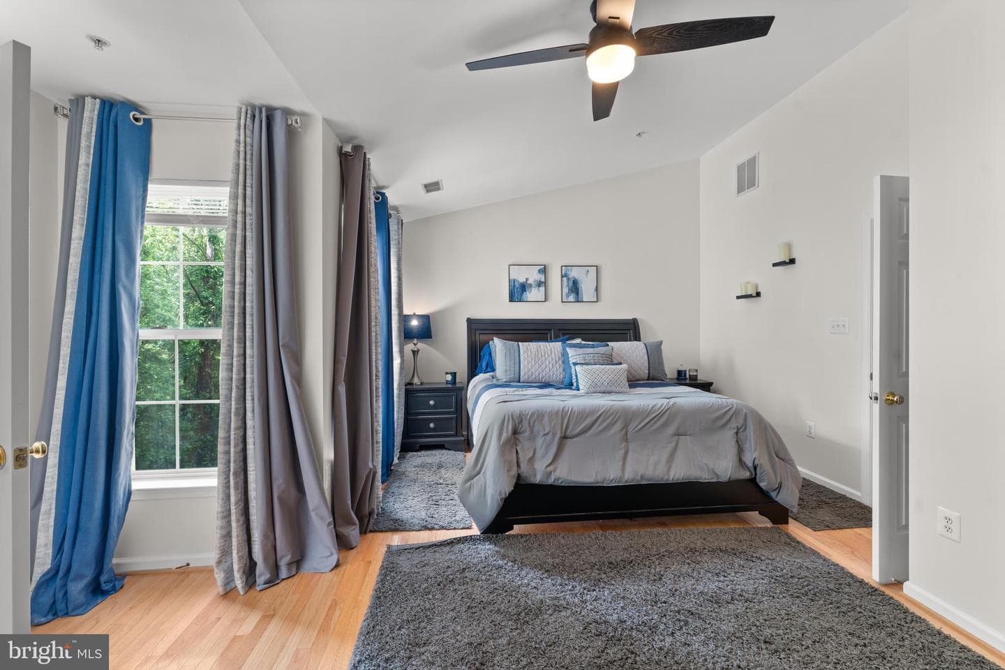7424 Serenade Circle photo 16