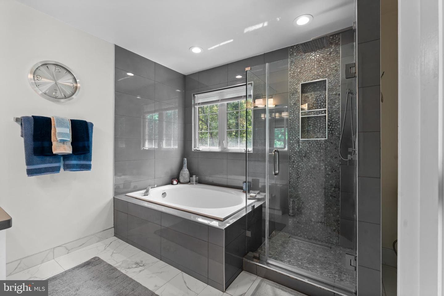 7424 Serenade Circle photo 19