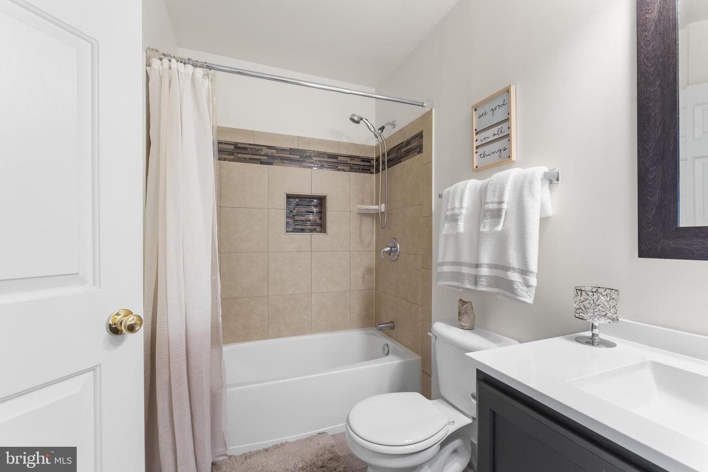 7424 Serenade Circle photo 23