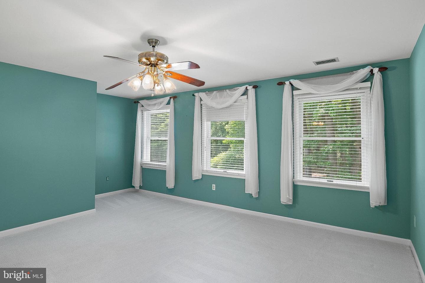 308 King James Court photo 24