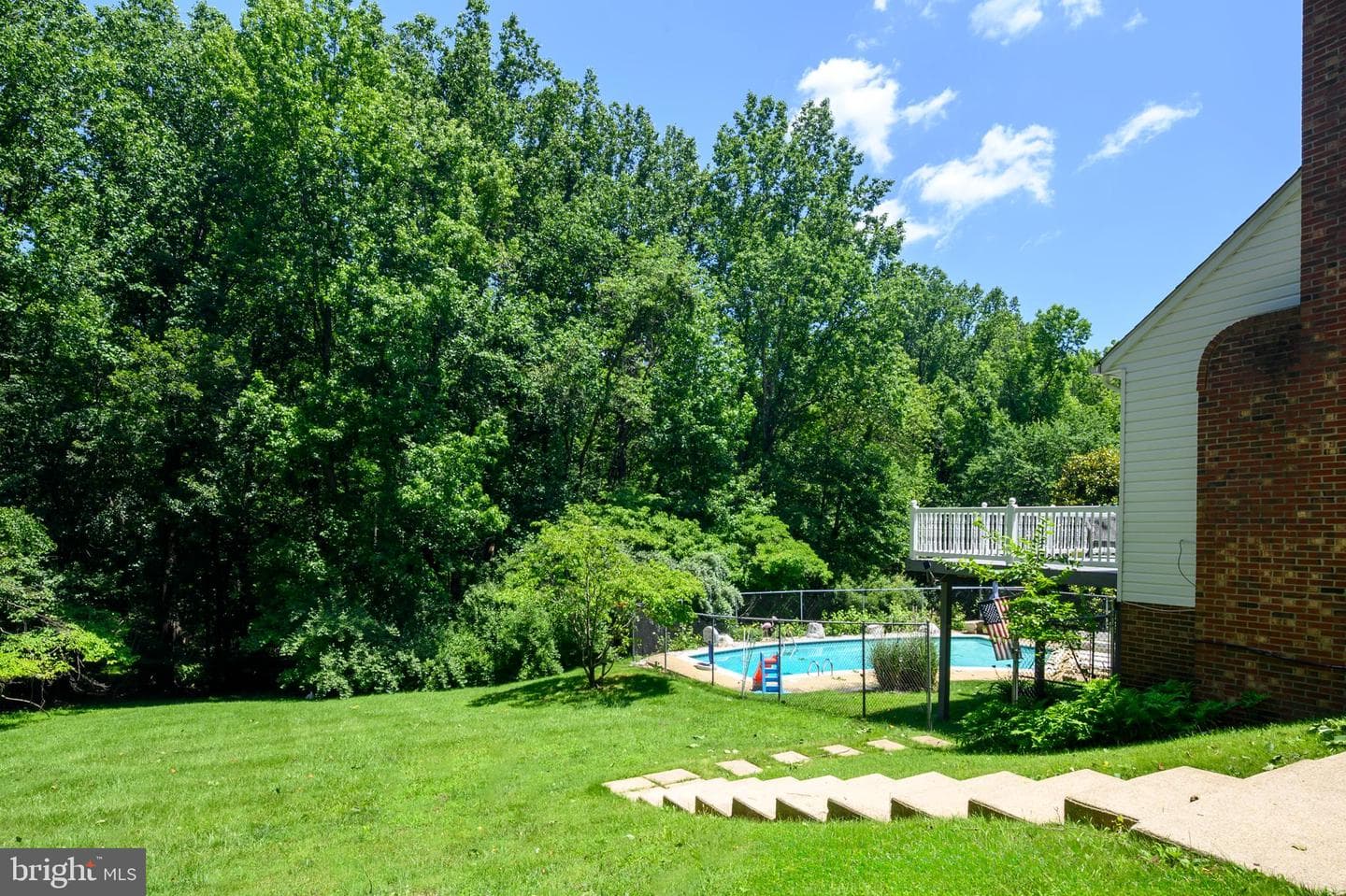 308 King James Court photo 4