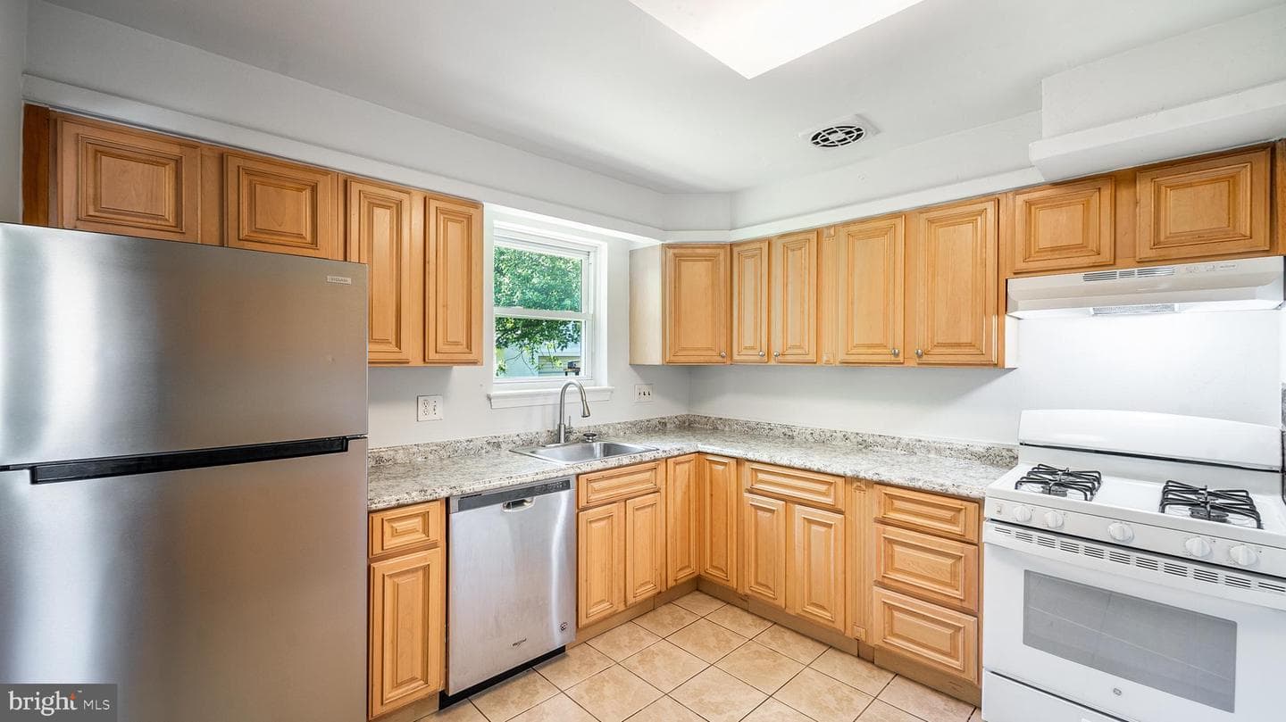 5909 Cable Avenue photo 10