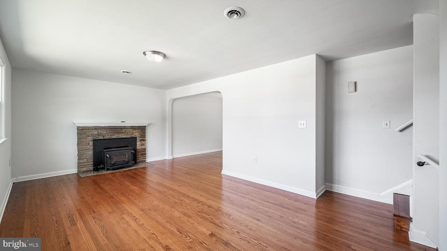 5909 Cable Avenue photo 5