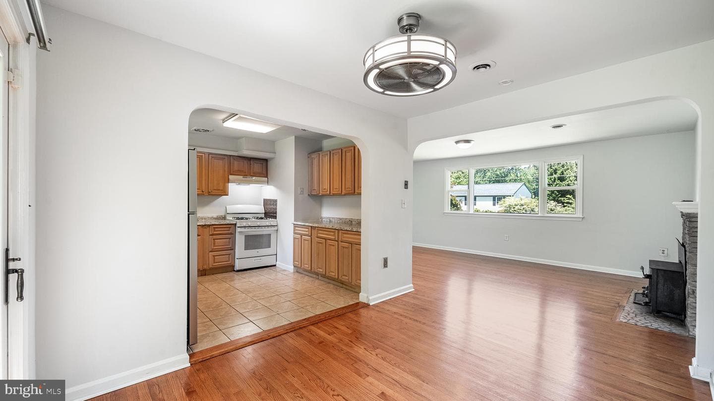 5909 Cable Avenue photo 8