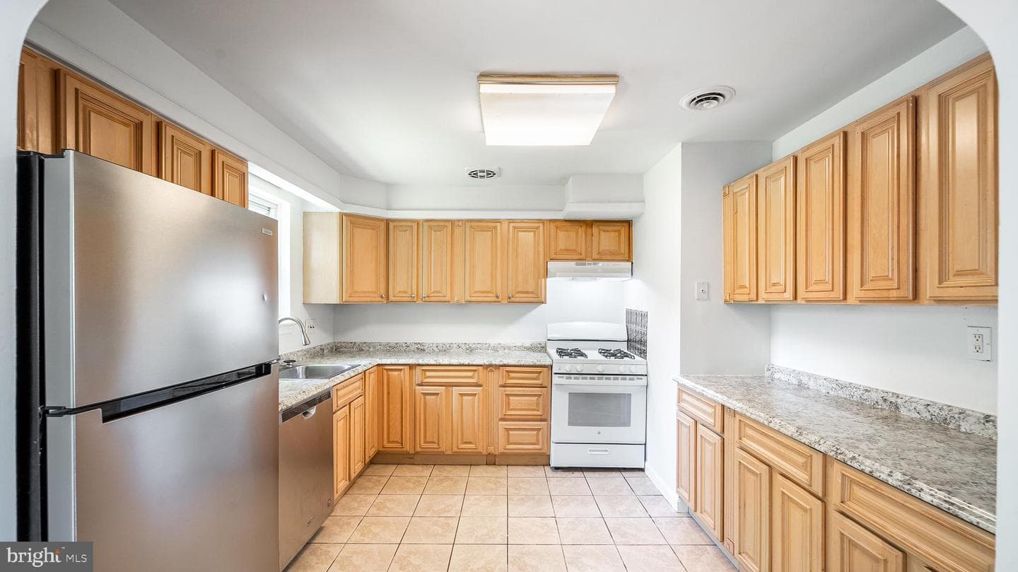 5909 Cable Avenue photo 9