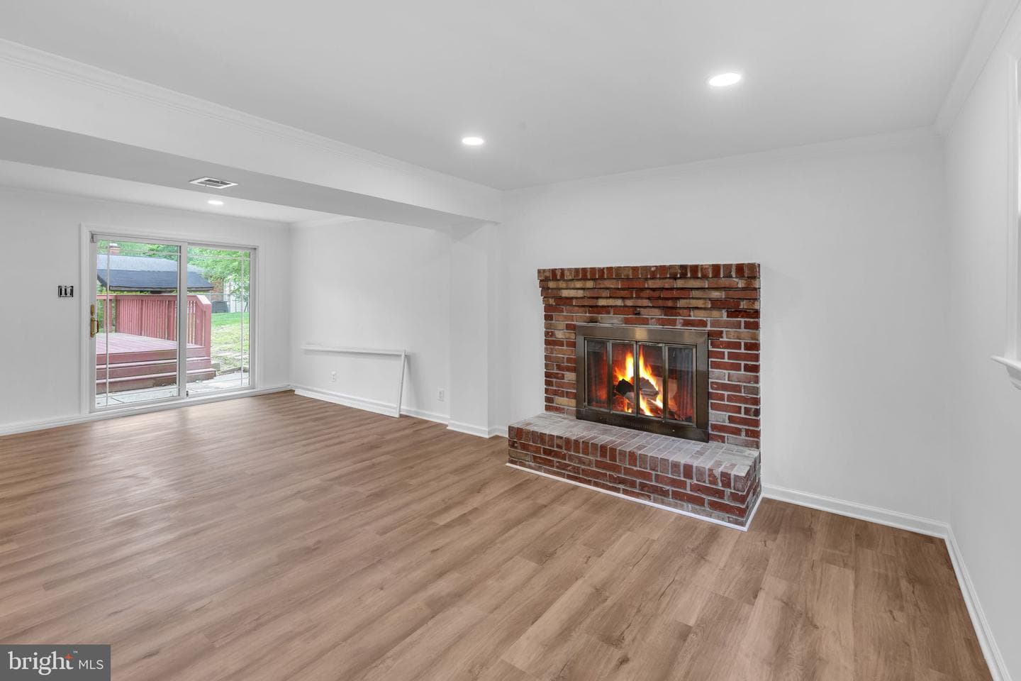 6913 Fulford Street photo 22