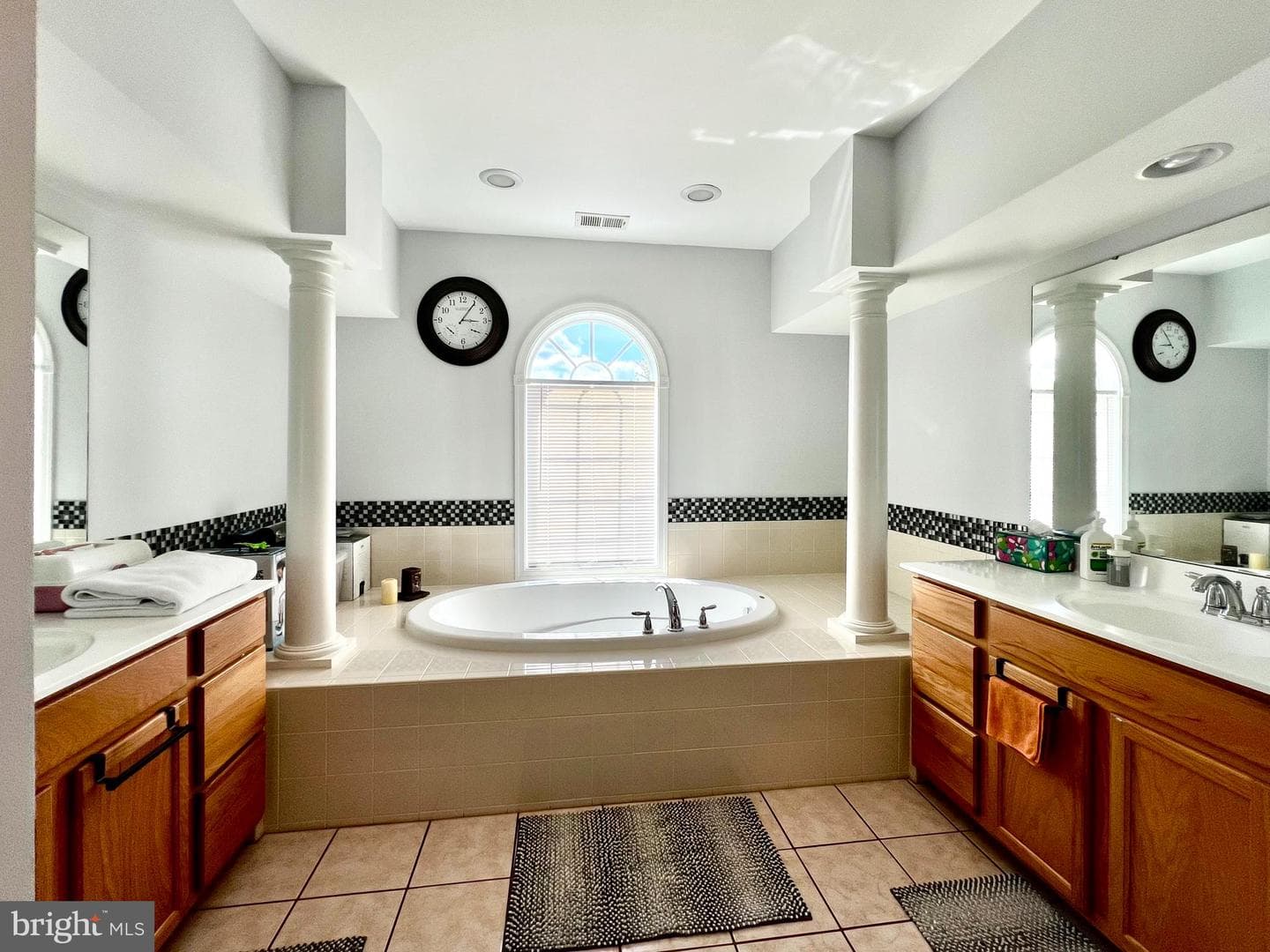 13501 Oaklands Manor Drive photo 30