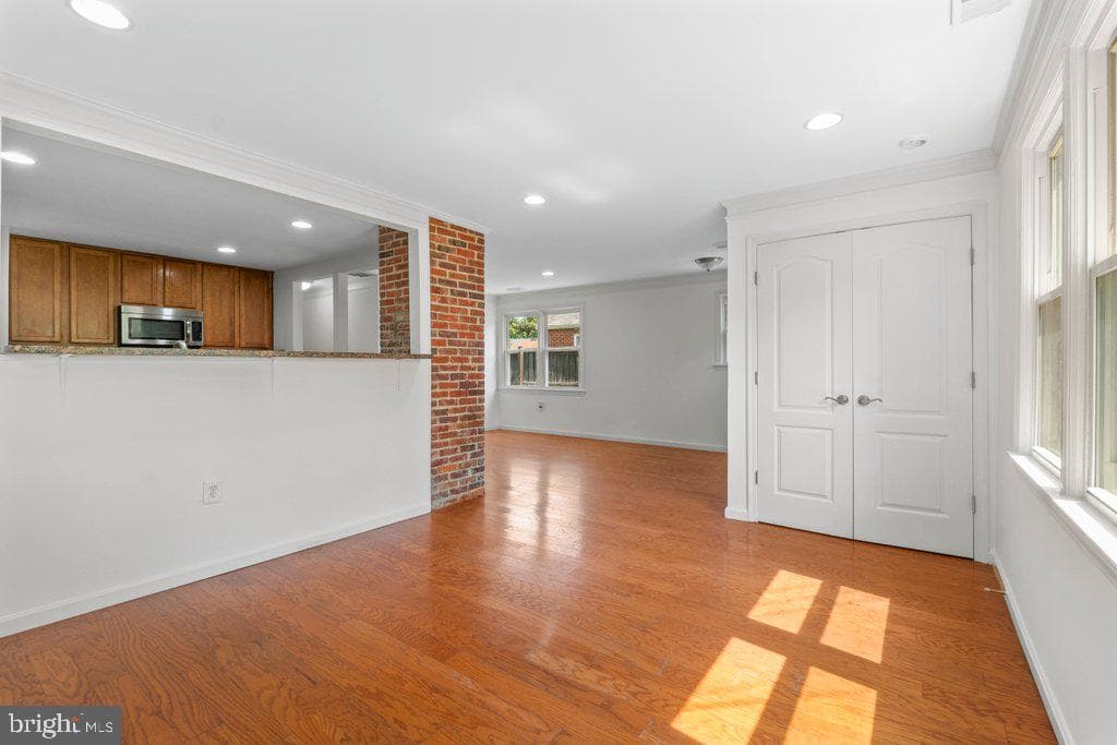 6824 Shepherd Street photo 10
