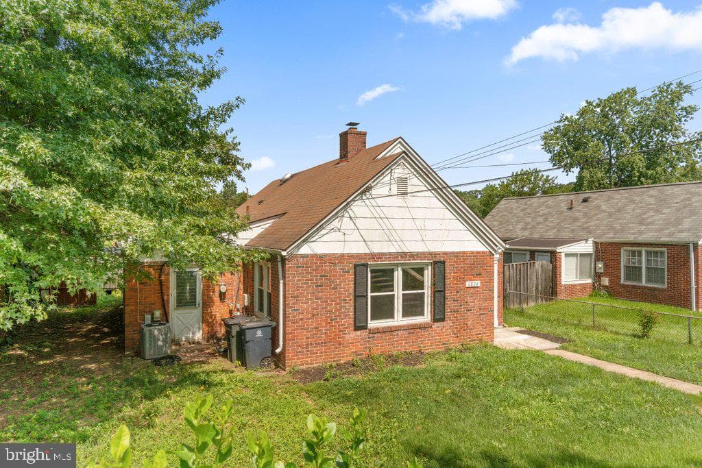 6824 Shepherd Street photo 2