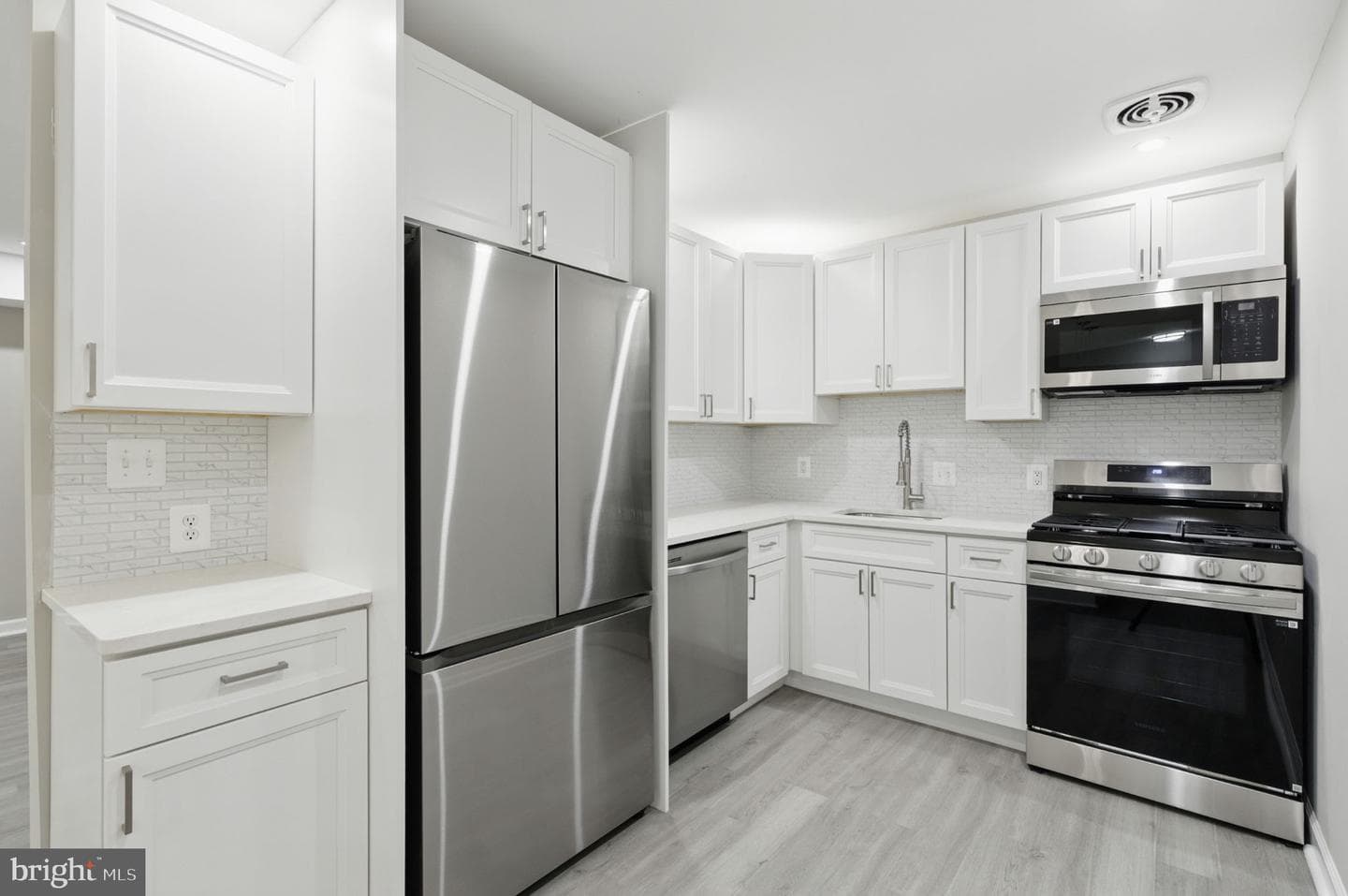 2310 Ewing Avenue #203 photo 2