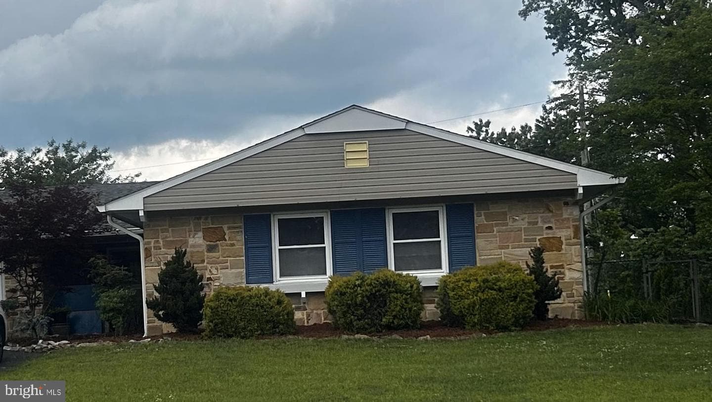 12624 Kernwood Ln photo 2