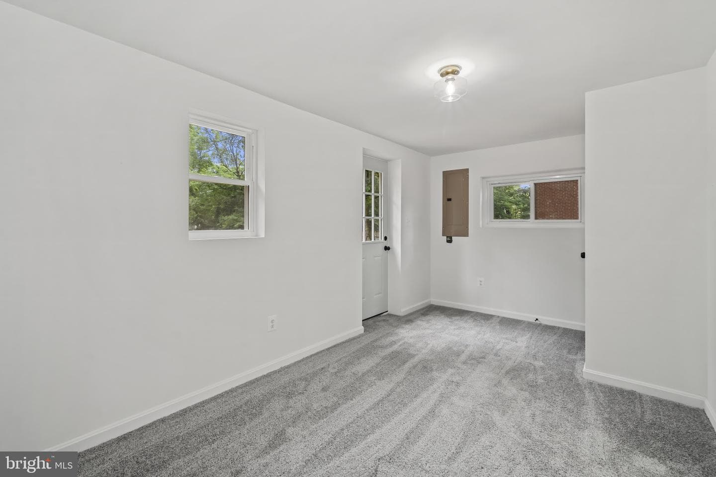 8002 Prince Georges Drive photo 17