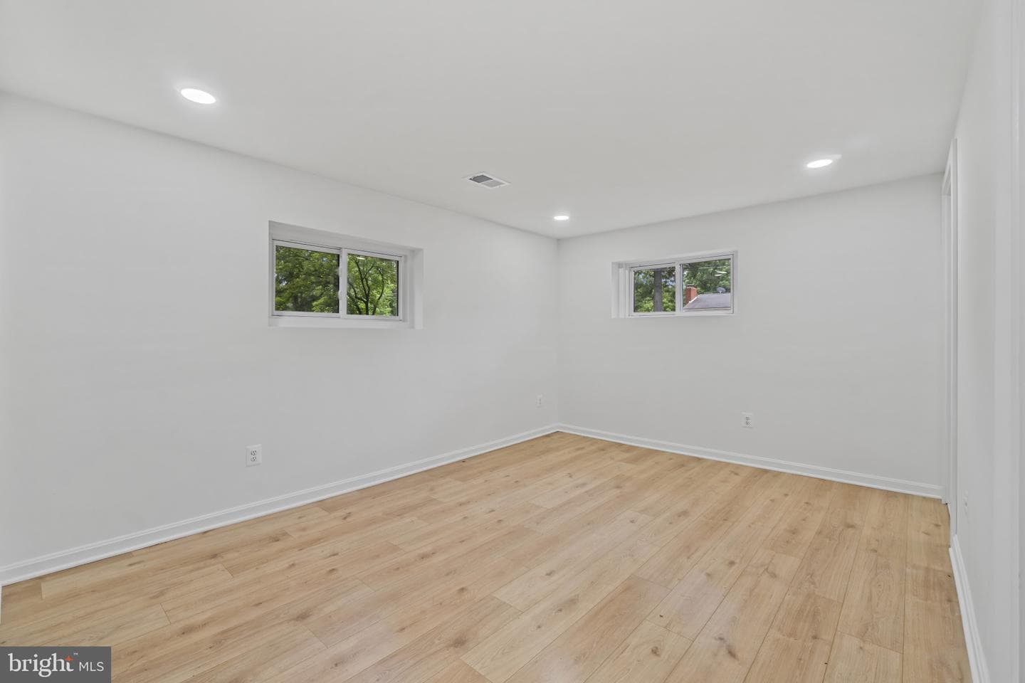 8002 Prince Georges Drive photo 18