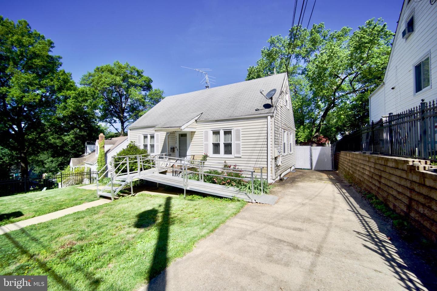5424 Varnum Street photo 12