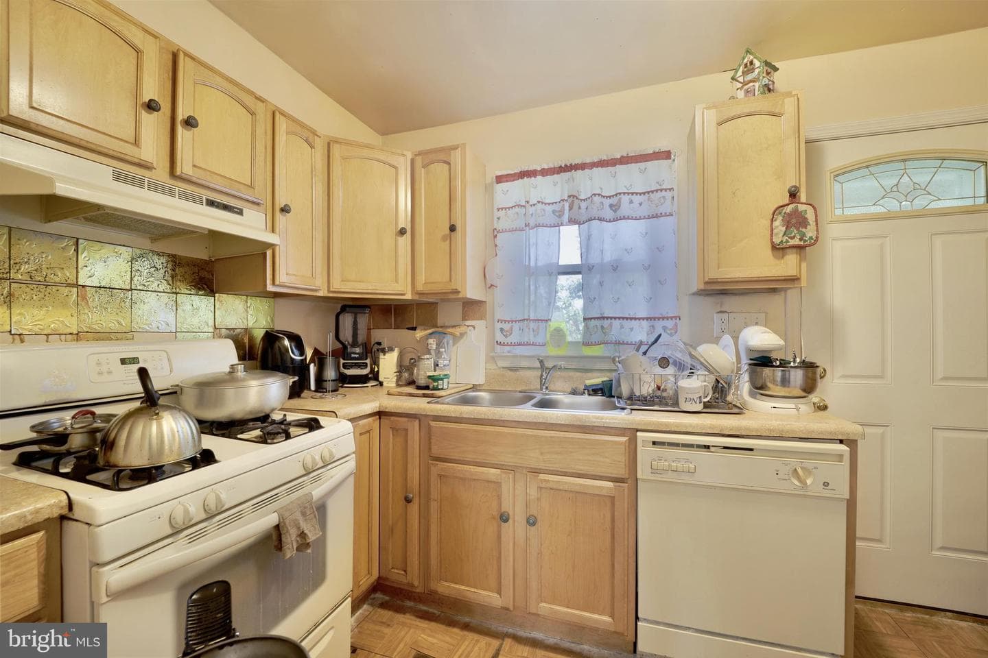 5424 Varnum Street photo 5