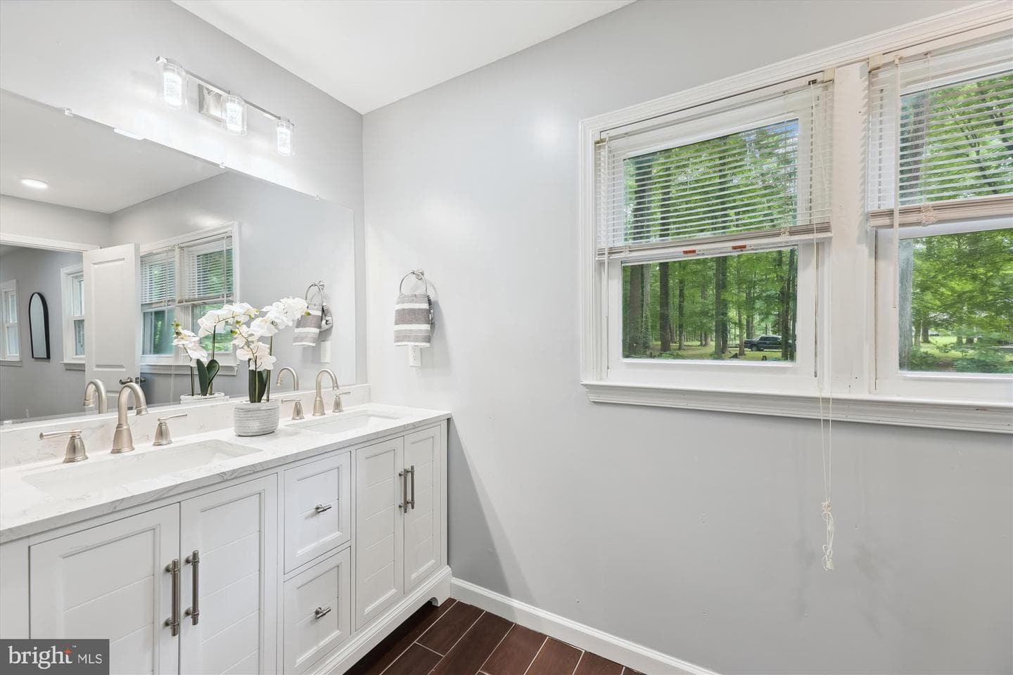 16401 Cambridge Court photo 14