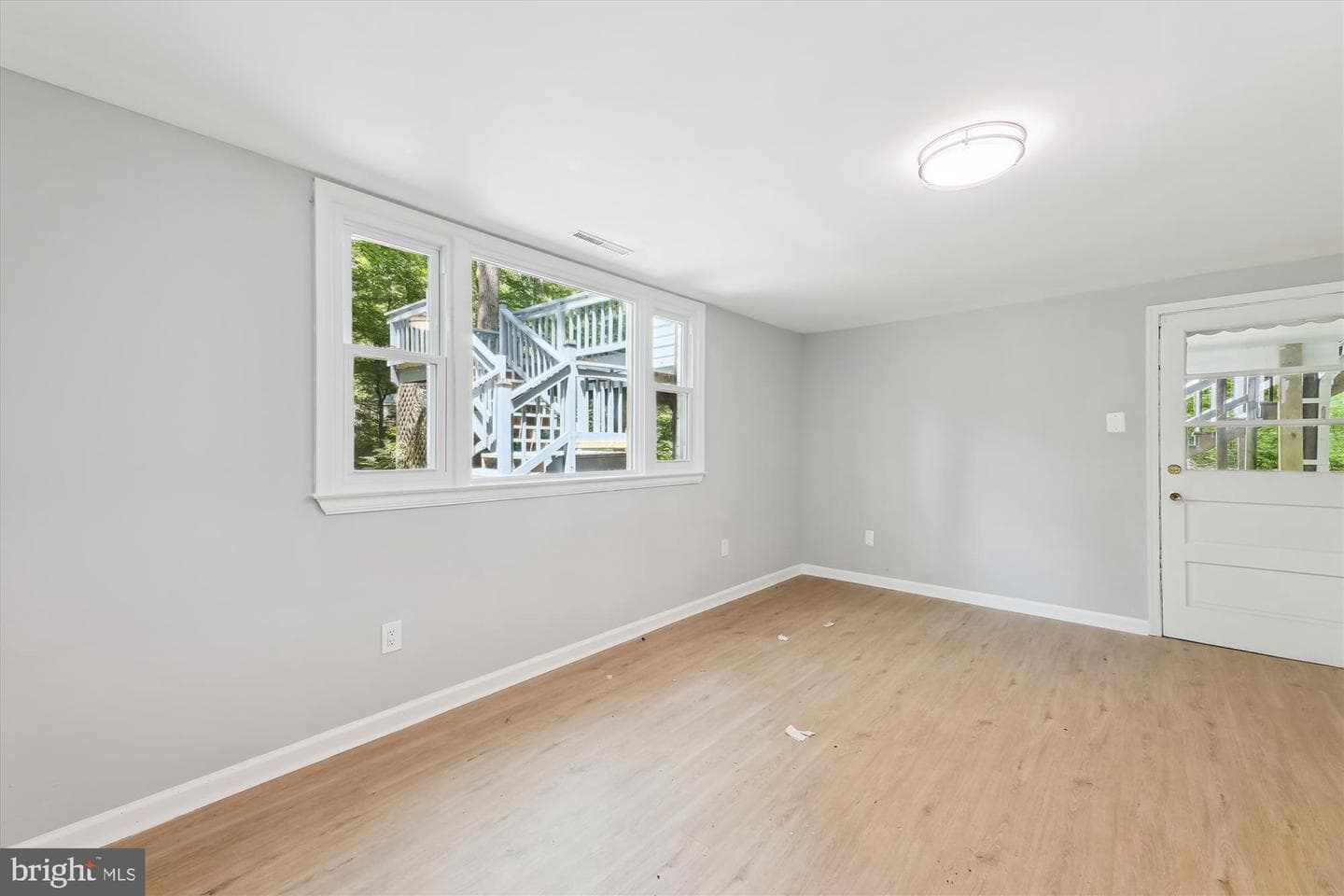 16401 Cambridge Court photo 24
