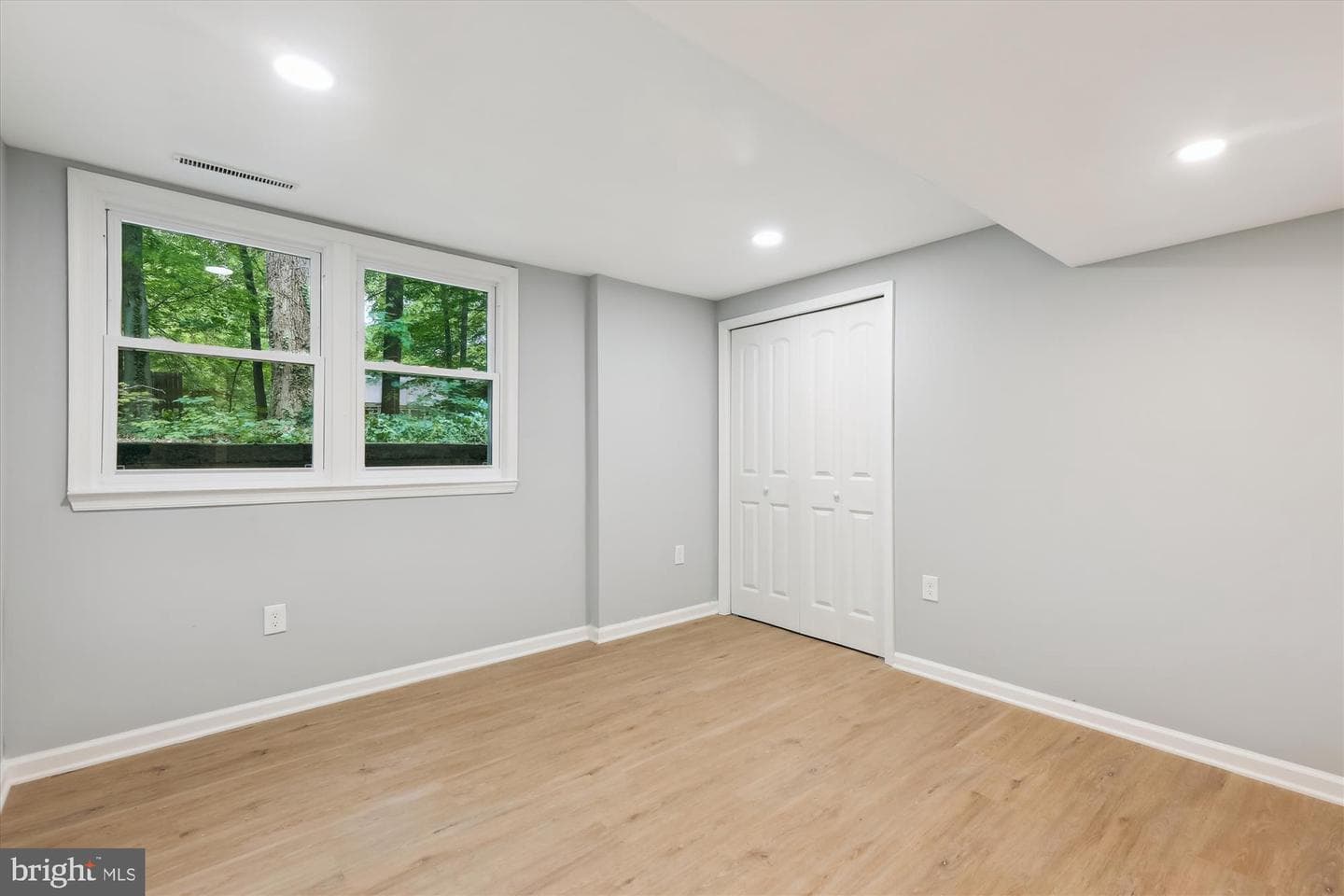 16401 Cambridge Court photo 26