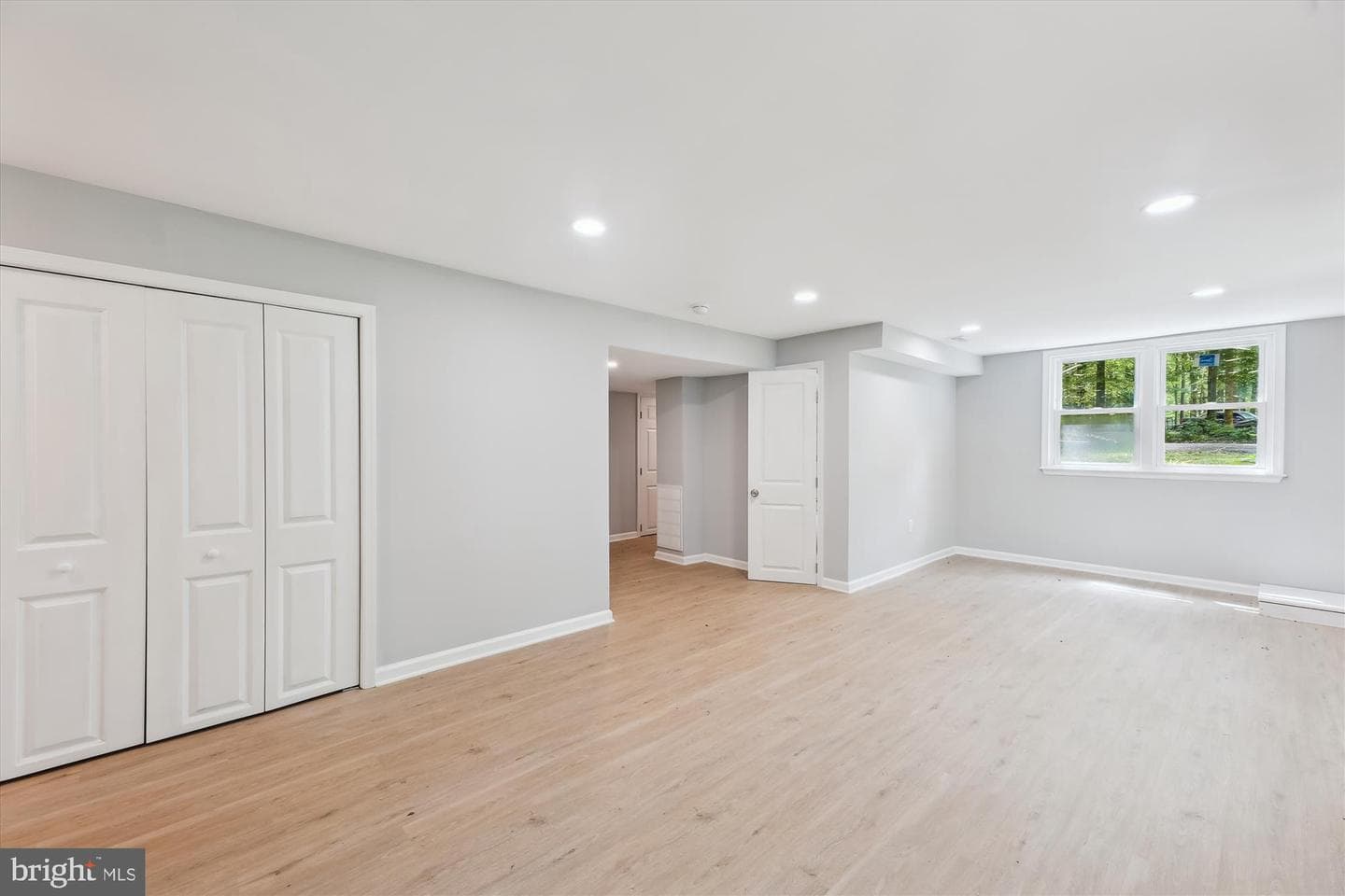 16401 Cambridge Court photo 28
