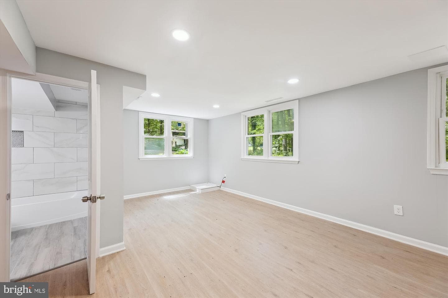 16401 Cambridge Court photo 29