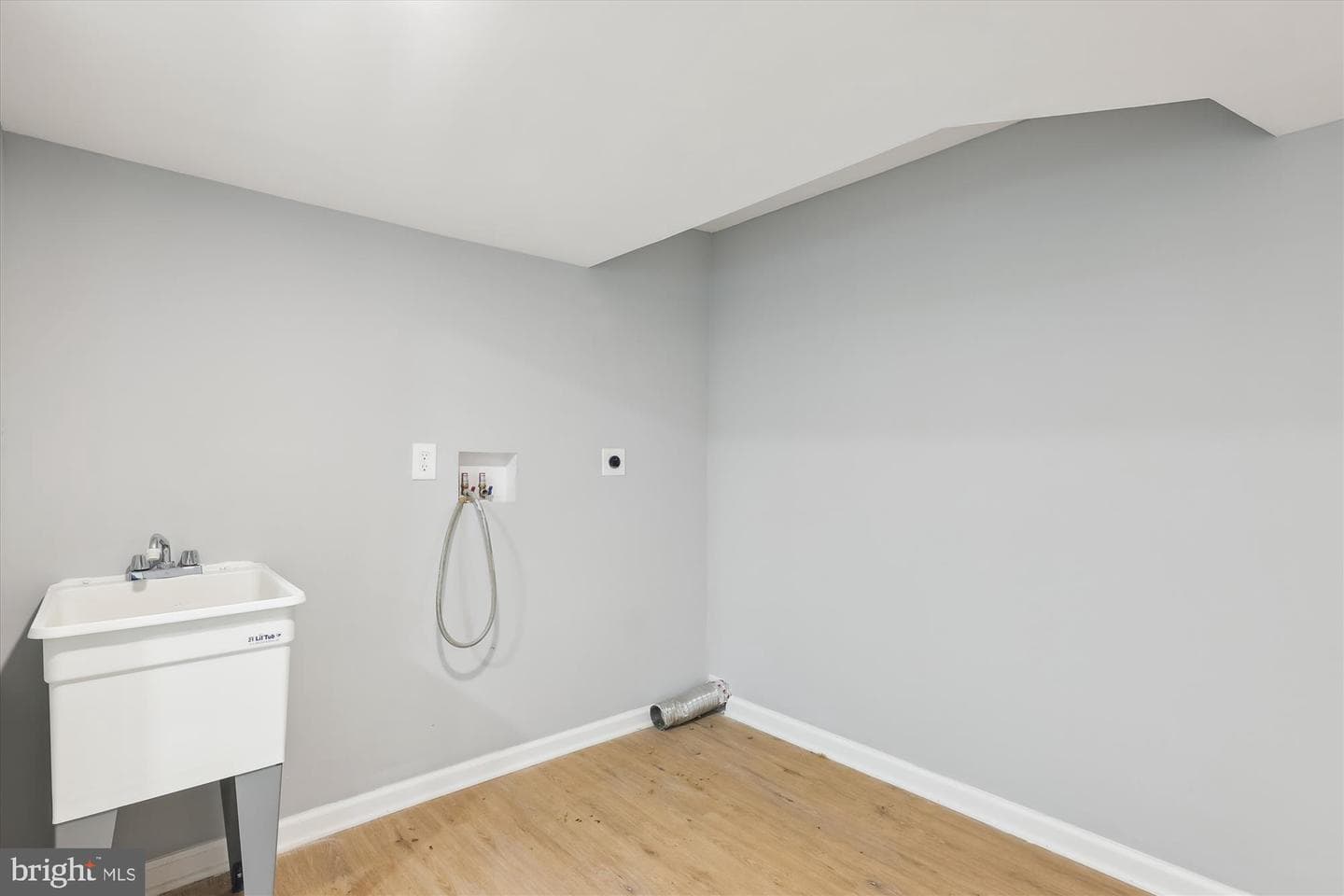 16401 Cambridge Court photo 30