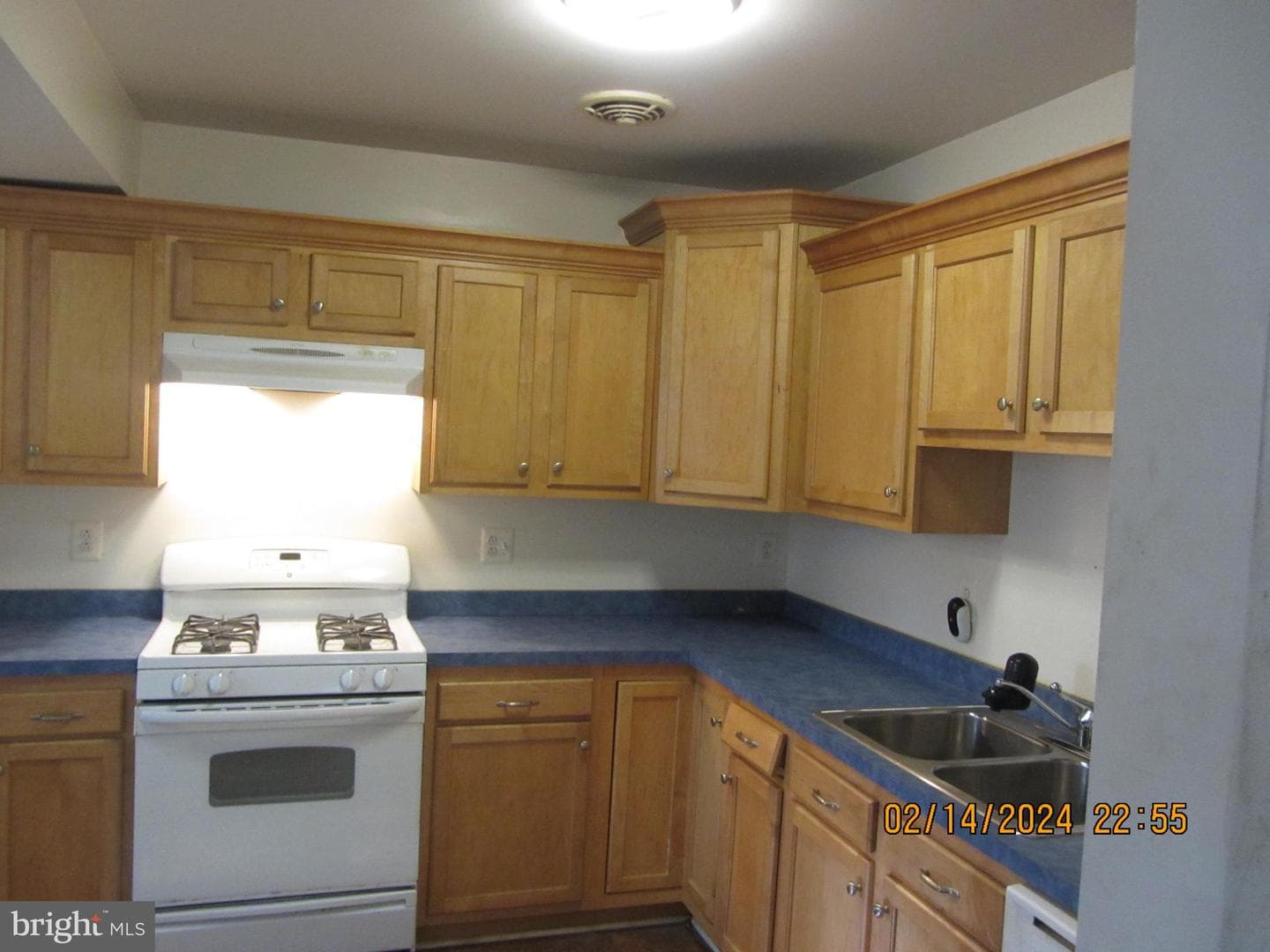 7801 Greenleaf Road photo 4