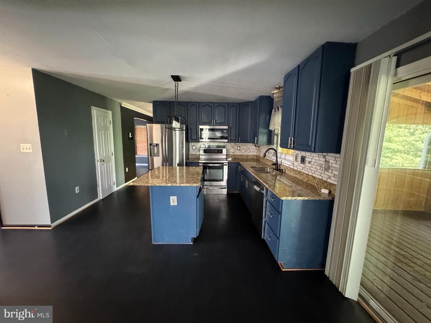 9011 Temple Hill Road photo 3