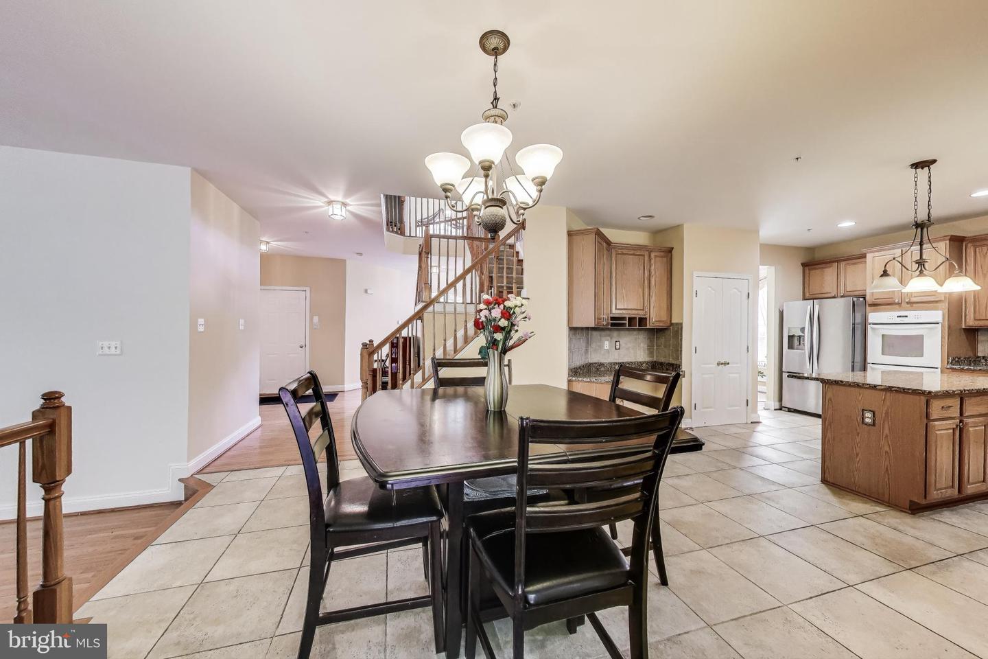 7009 Shagbark Court photo 13