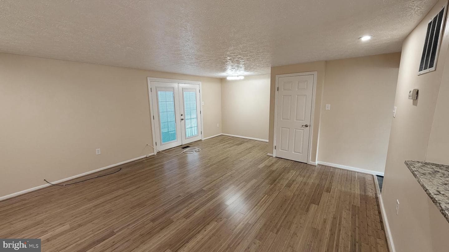 2727 Neman Court photo 3