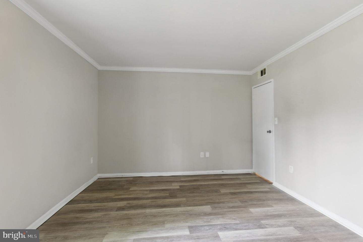 6994 Hanover Pkwy #100 photo 14