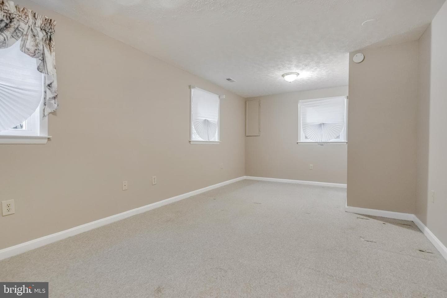 6818 Painter Terrace photo 28