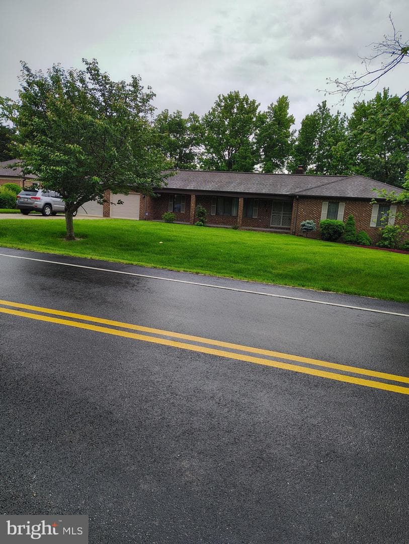 1412 Albert Drive photo 1