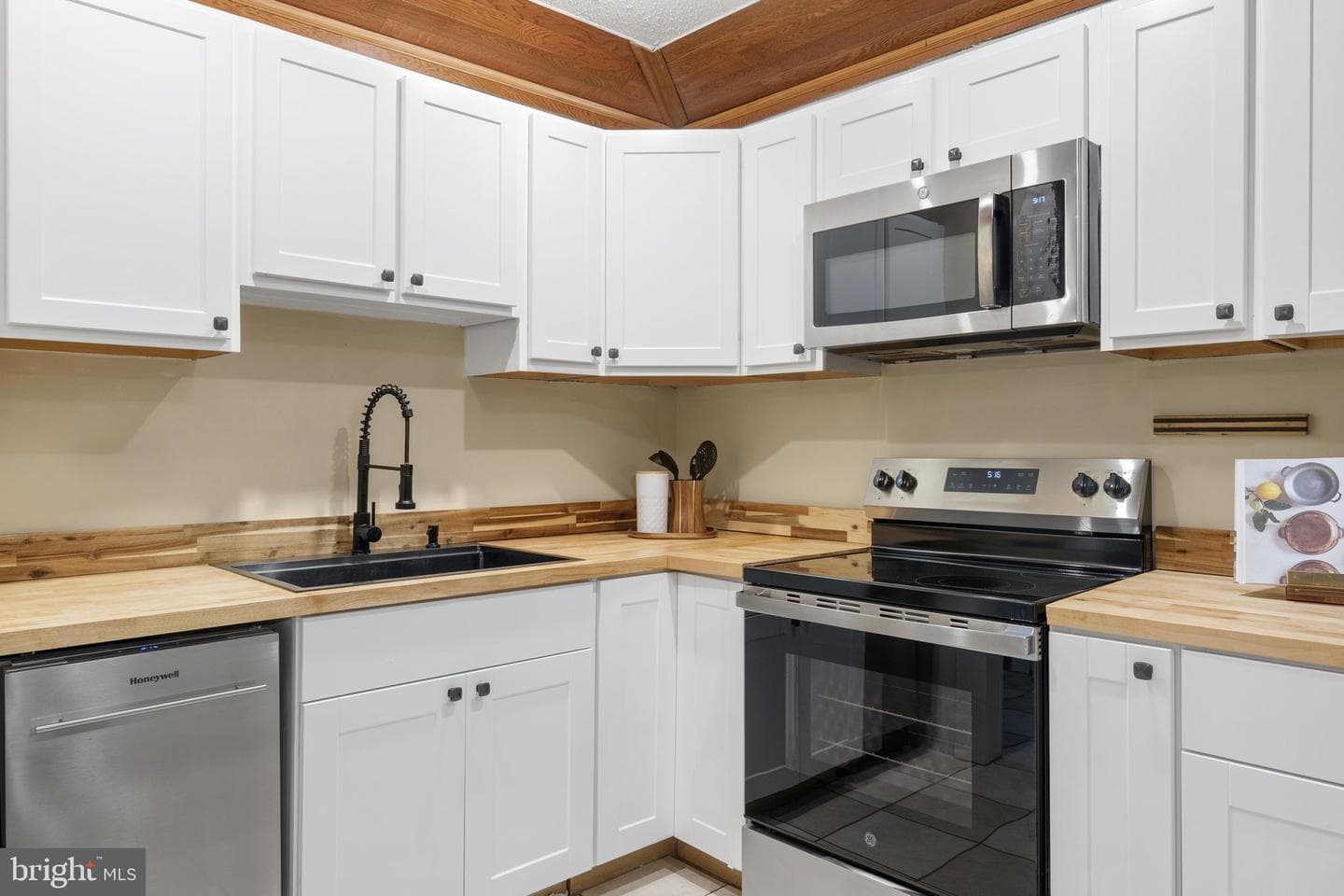 12210 Fenno Road photo 21