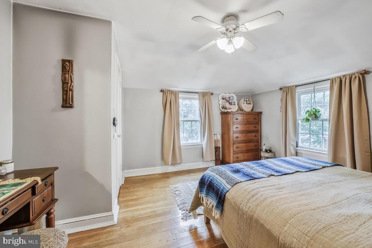 5818 Carlyle photo 13