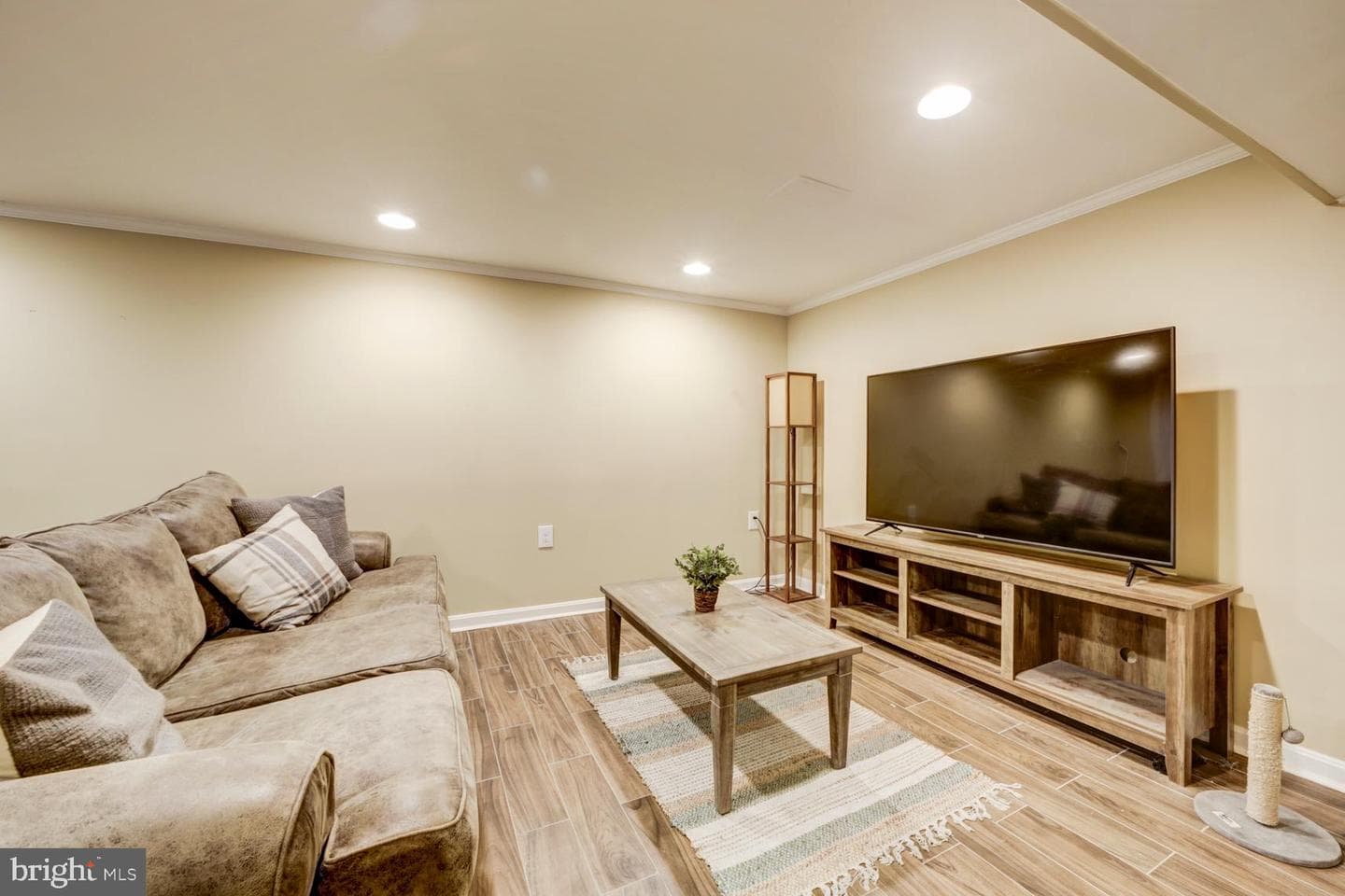 5818 Carlyle photo 18