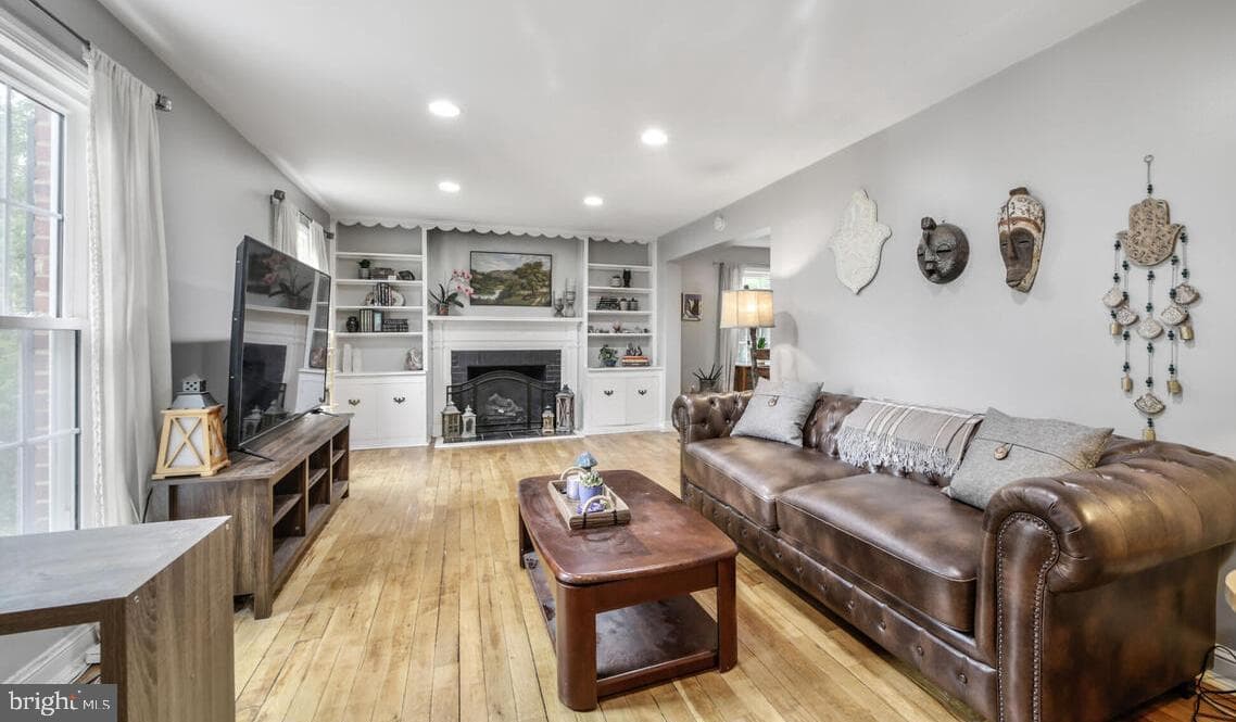 5818 Carlyle photo 4