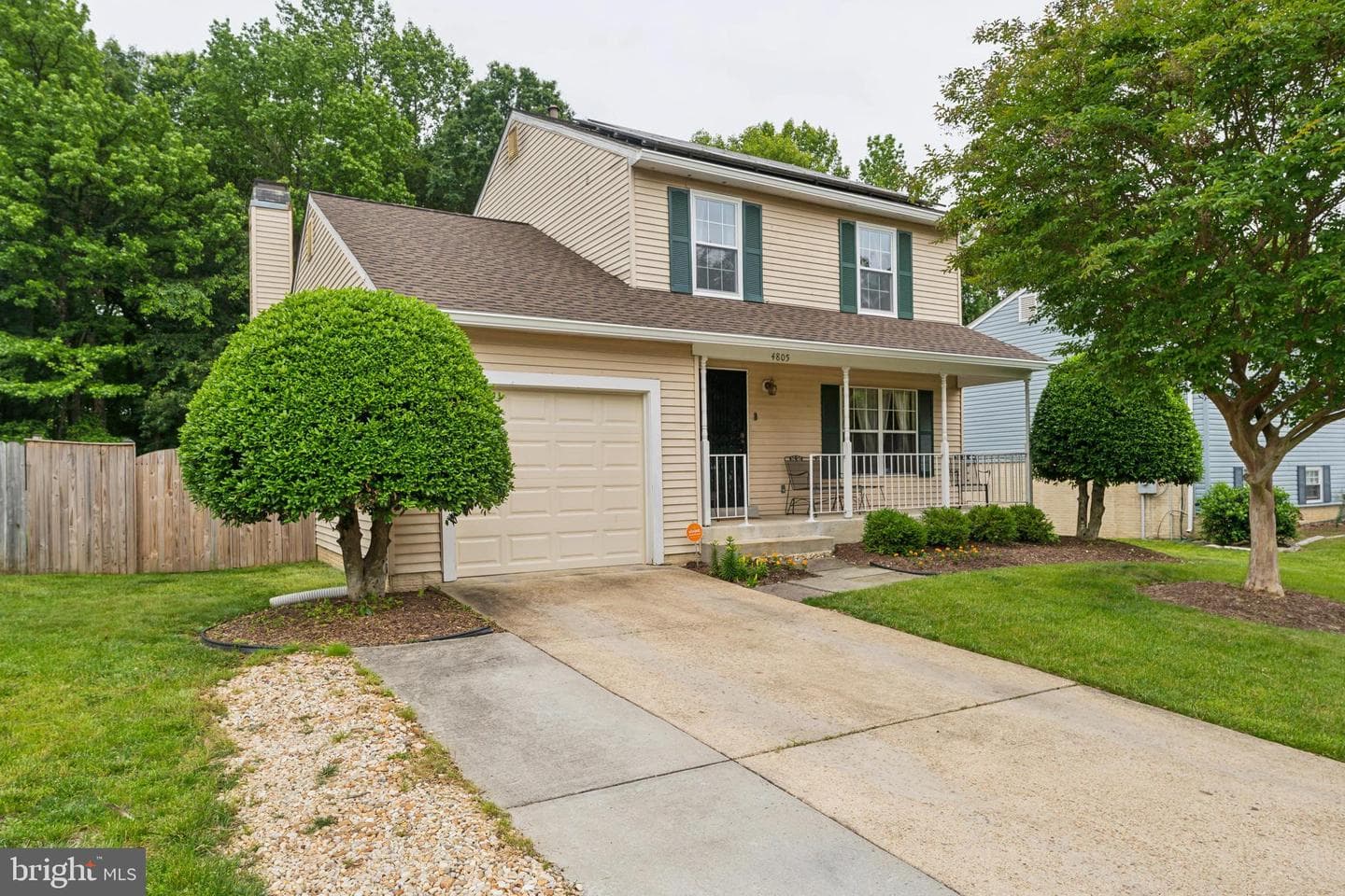 4805 John Street photo 1
