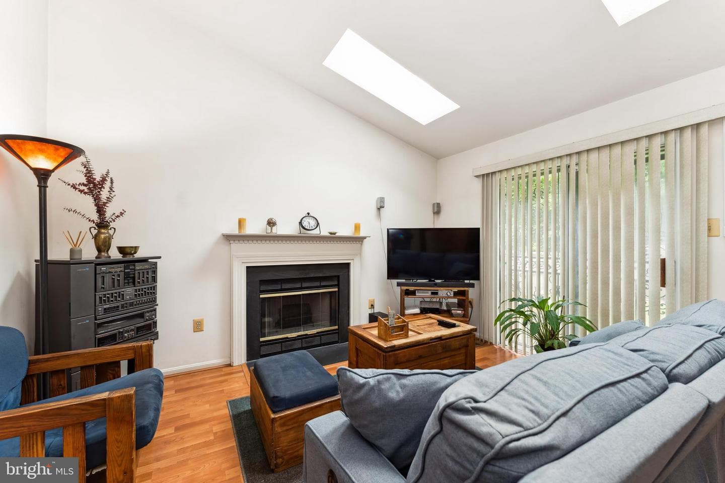 4805 John Street photo 12