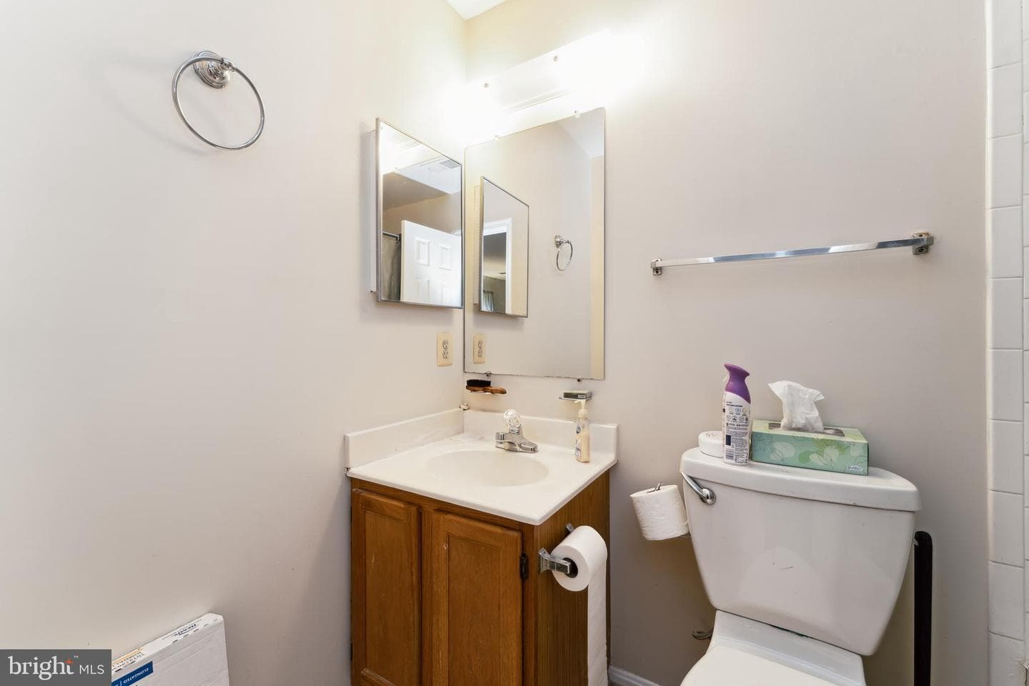 4805 John Street photo 13
