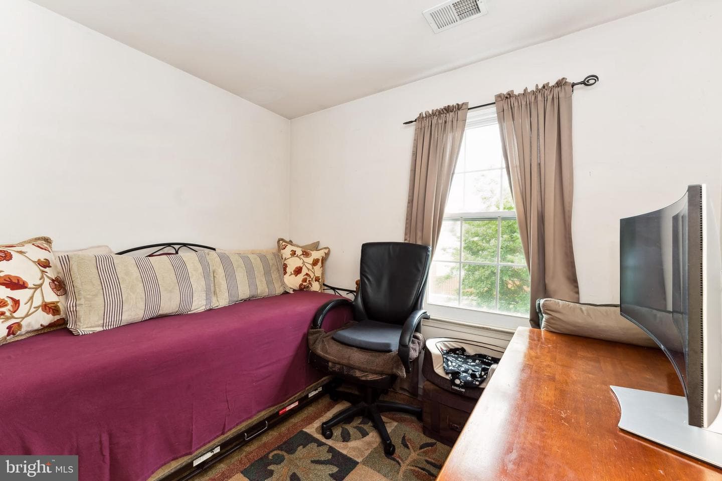 4805 John Street photo 16