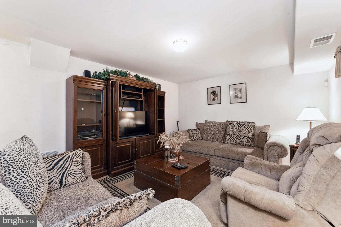 4805 John Street photo 18