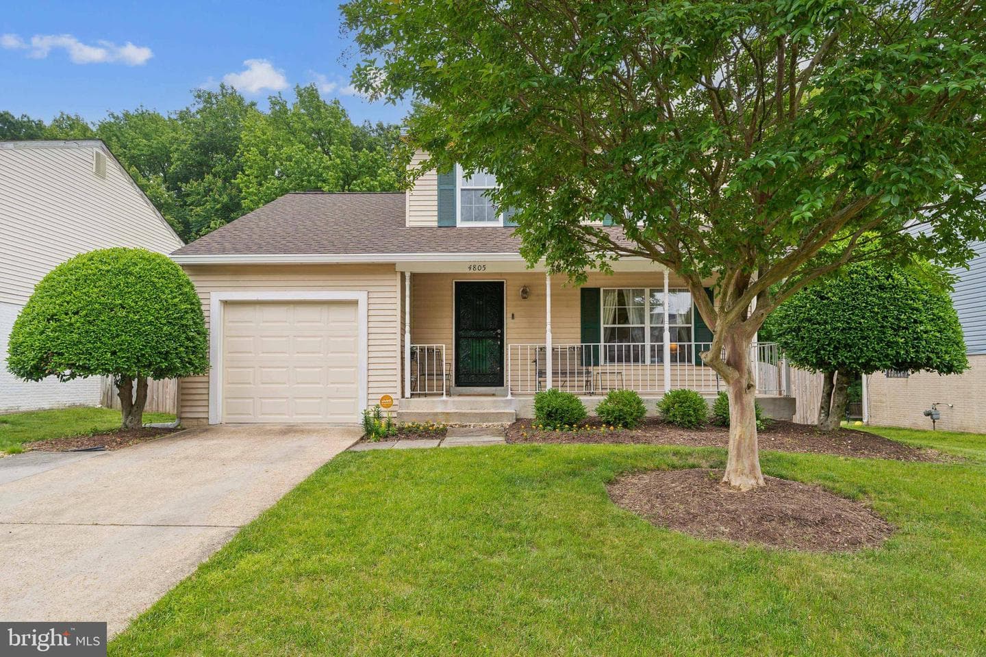 4805 John Street photo 2