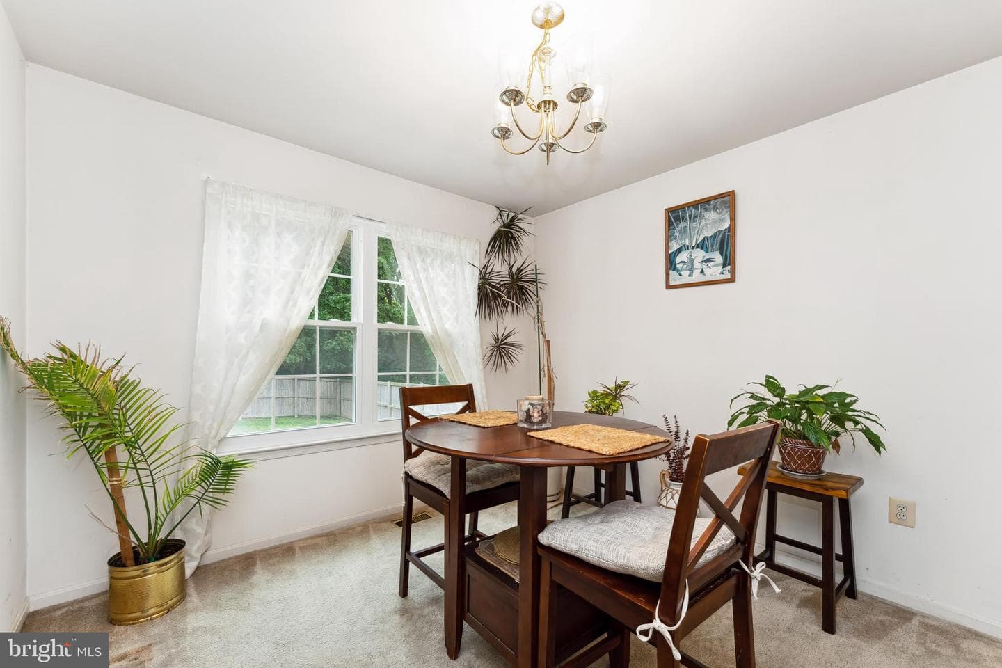 4805 John Street photo 7