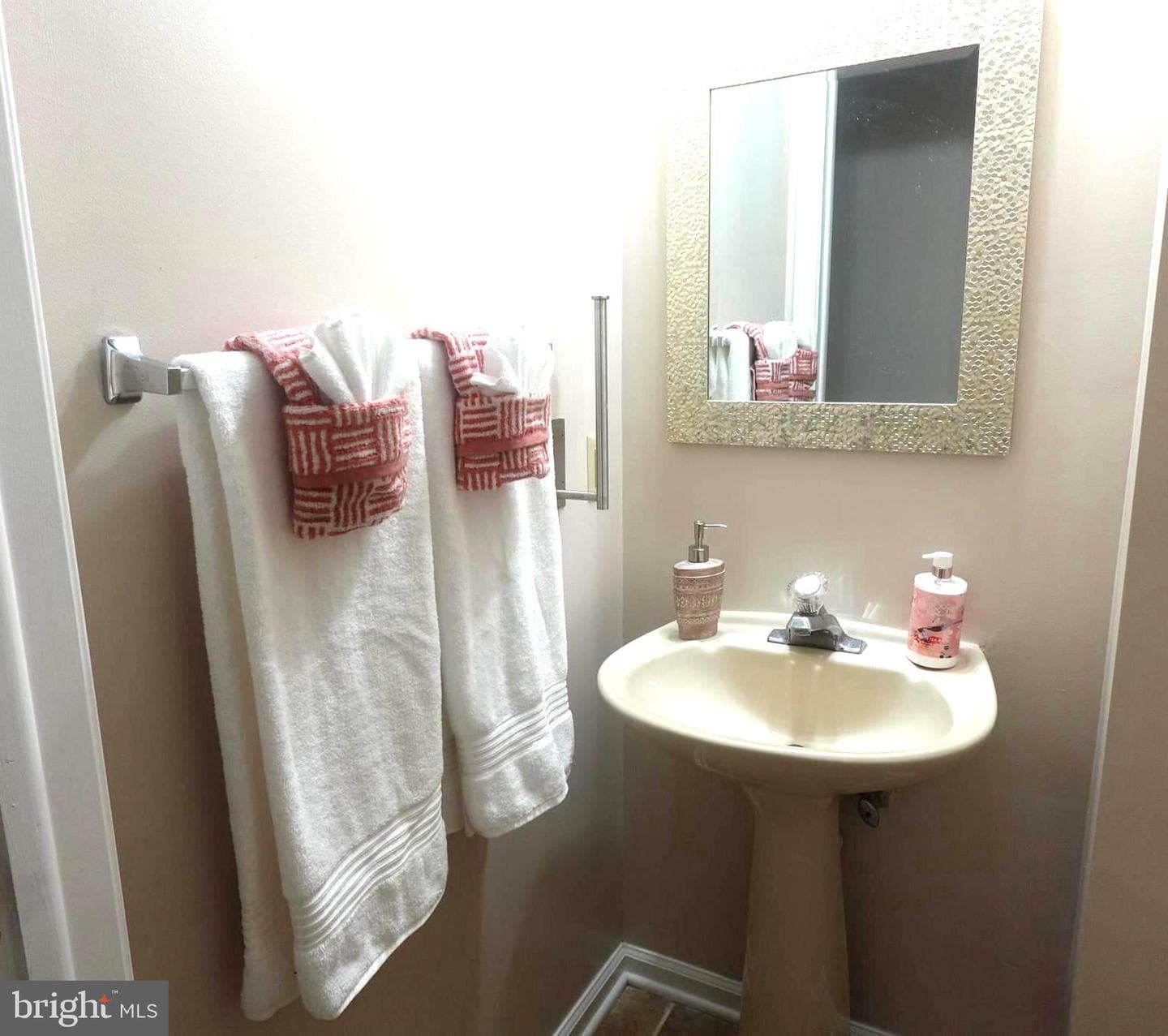 8307 Satinleaf Court photo 20
