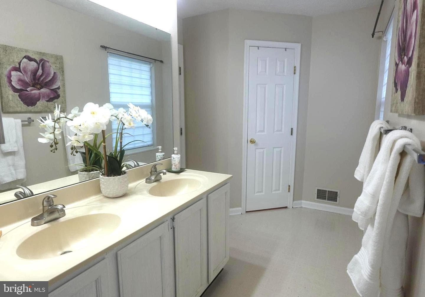 8307 Satinleaf Court photo 35