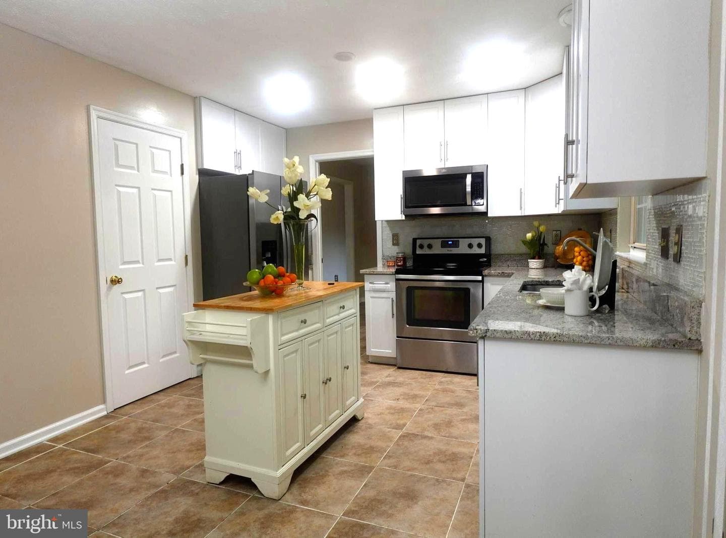 8307 Satinleaf Court photo 4