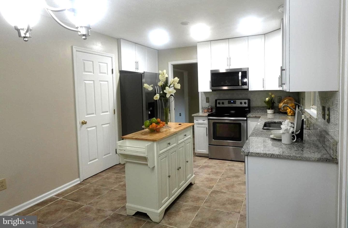 8307 Satinleaf Court photo 5