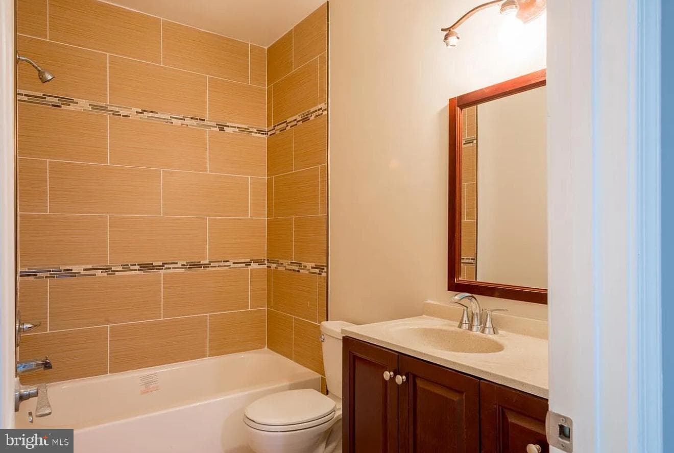 6215 Erland Way photo 24