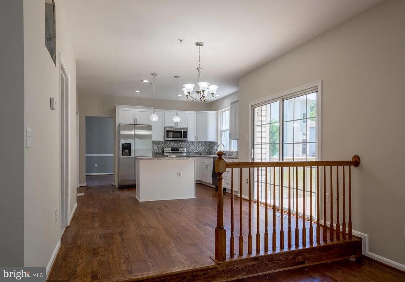 6215 Erland Way photo 8