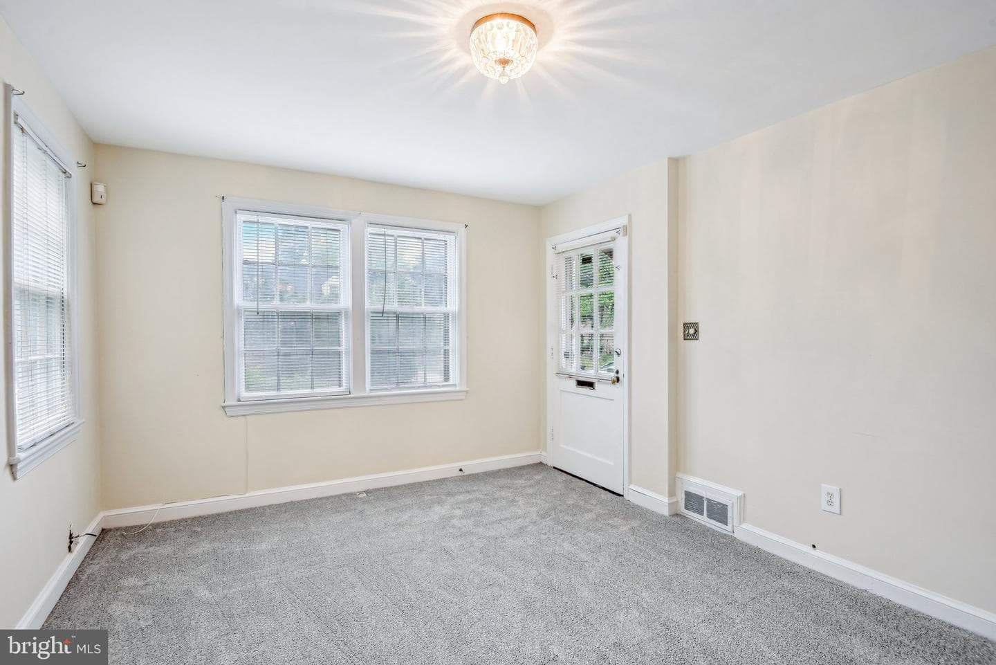 4416 39th Street photo 7